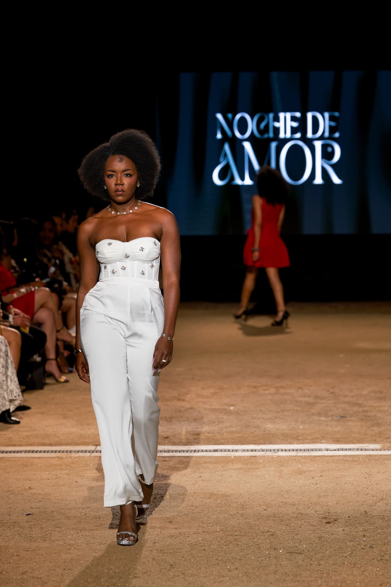 Noche de Amor runway look 6