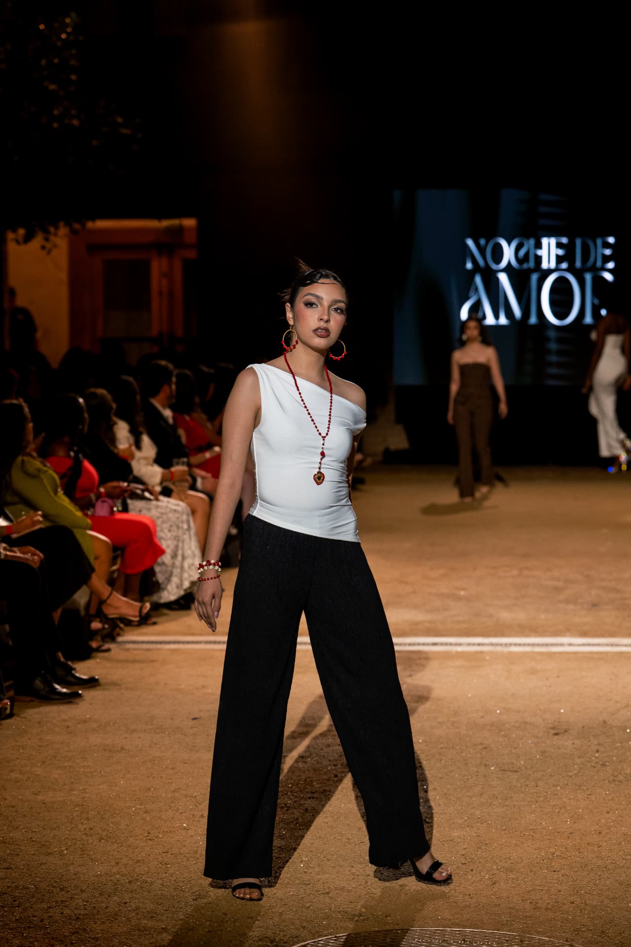 Noche de Amor runway look 7